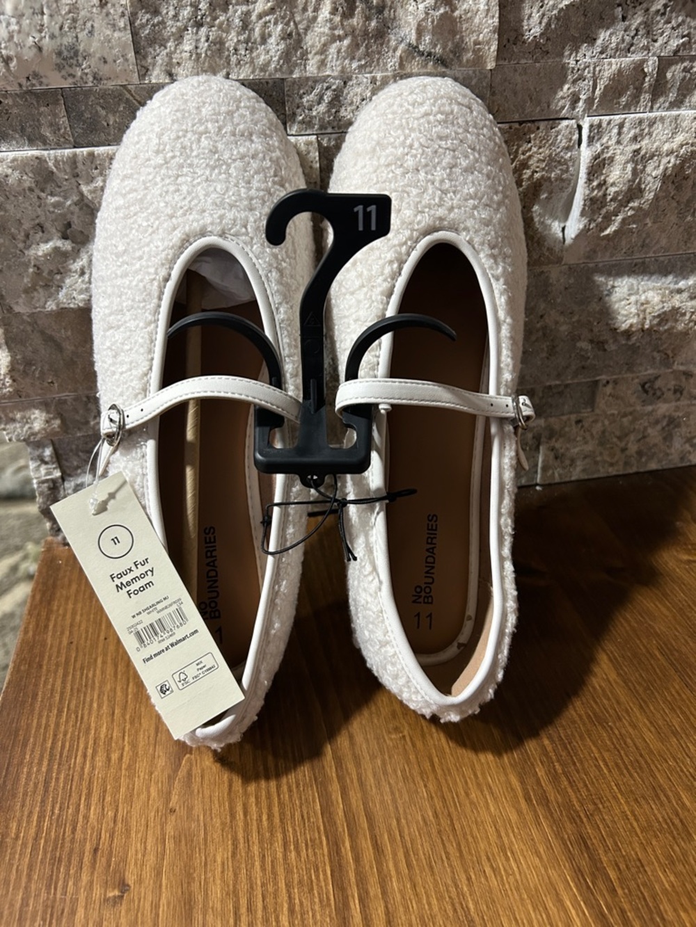 No Boundaries faux fur memory foam Mary Jane Flats new with tags size 11